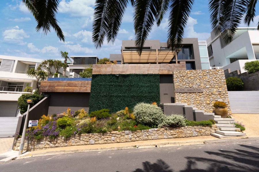 4 Bedroom Property for Sale in Fresnaye Western Cape